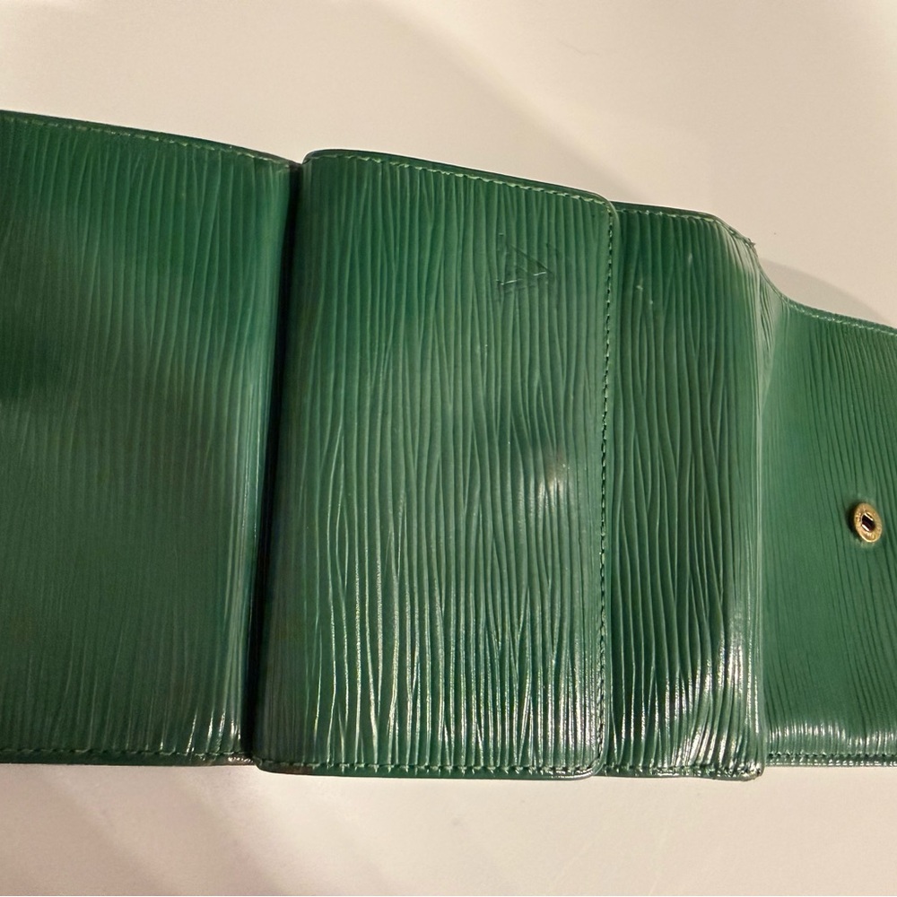 Louis Vuitton Bamboo Green Epi Leather Porte Billes Compact Wallet - Picture 10 of 11